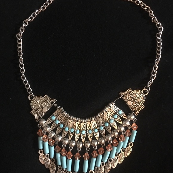 (Sold) Eye catching necklace! - Picture 2 of 2